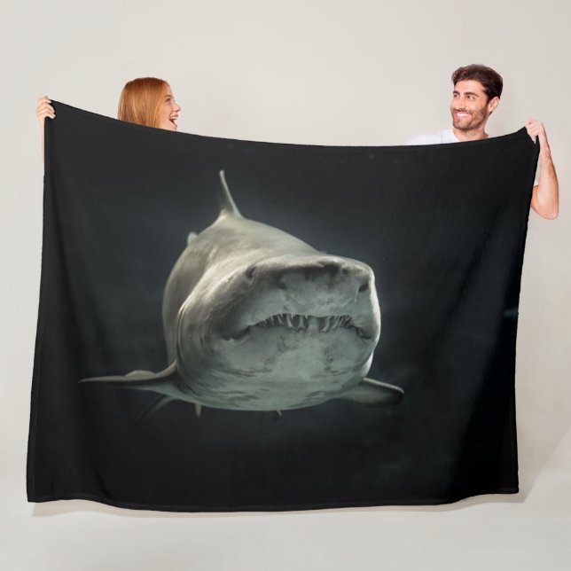 COUVERTURE POLAIRE GRAY SHARK (En situation)