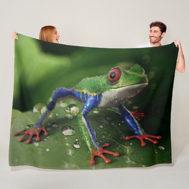 COUVERTURE POLAIRE GRENOUILLE COLORÉE (En situation)