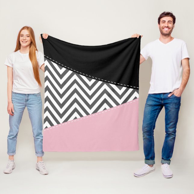 Couverture Polaire Gris Zigzag, Gris Chevron, Motif Zigzag, Rose (En situation)
