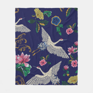 Couverture Polaire Grues japonaises, vagues et fleurs. Broderie