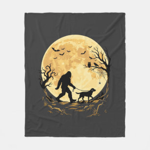 Couverture Polaire Halloween Bigfoot Labrador qui marche sous la plei