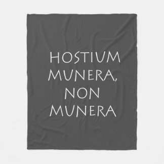 Couverture Polaire Hostium munera non munera