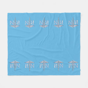 Couverture Polaire Infirmière inscrite RN Caduceus sur Pastel Blue