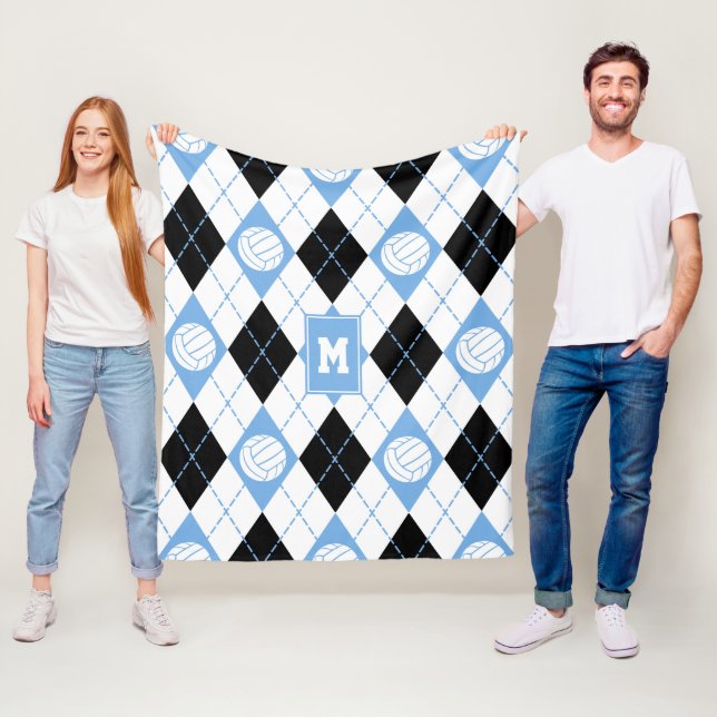 Couverture Polaire Jacquard bleu clair et noir motif avec volleyballs (En situation)