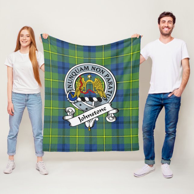 Couverture Polaire Johnston Ancien Clan Badge Tartan Plaid (En situation)