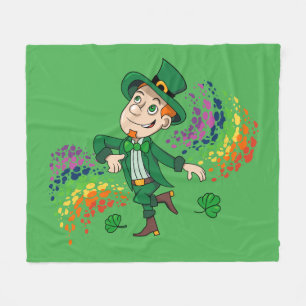 Couverture Polaire Joli et souriant dancing leprechaun, un arc-en-cie