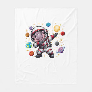 Couverture Polaire L'astronaute Moo Deng Dabbing Dans La Galaxie Cosm
