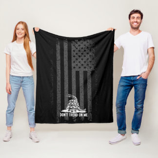 Couverture Polaire Le noir et le blanc ne me tapent pas sur le drapea