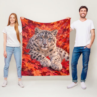 Couverture Polaire Léopard des neiges parmi les feuilles d'érable aut