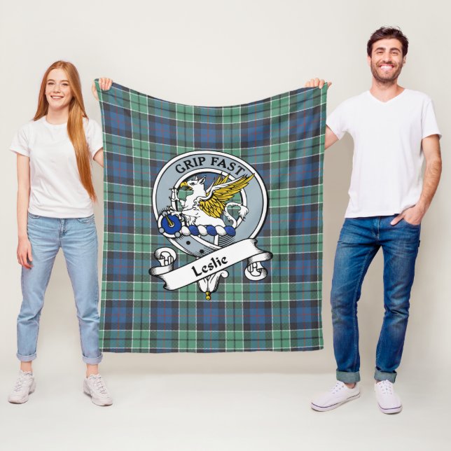 Couverture Polaire Leslie Chasse Ancien Clan Badge Tartan Plaid (En situation)