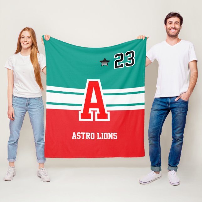Couverture Polaire Lettres sport rouge et vert (En situation)