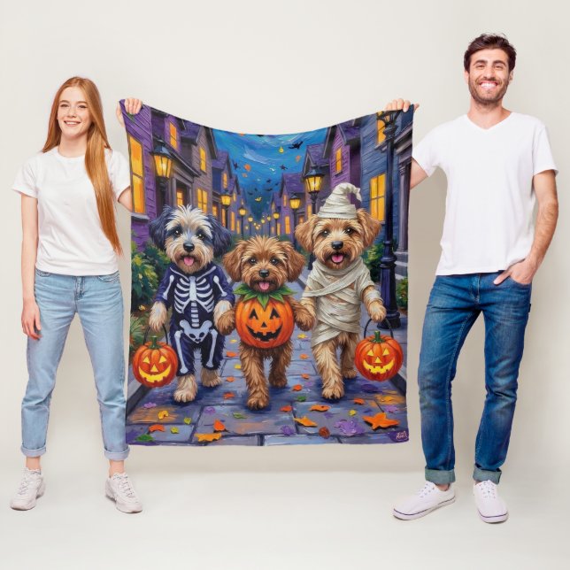 Couverture Polaire Lhassa Apso Trick-or-Treating En Costumes Hallowee (En situation)
