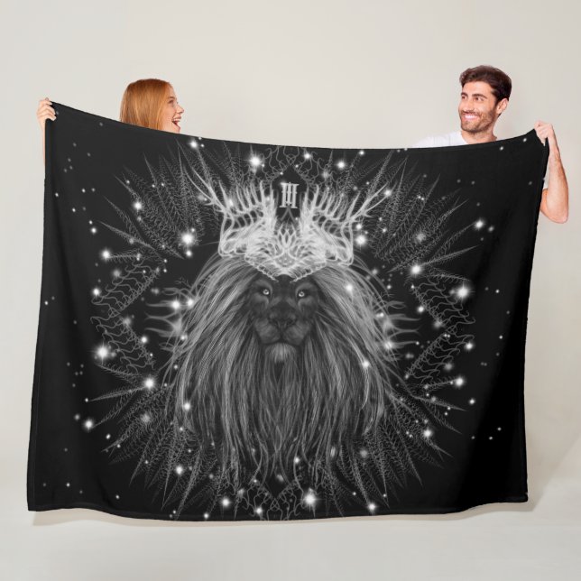 Couverture Polaire Lion d'étoile avec monogramme de couronne (En situation)