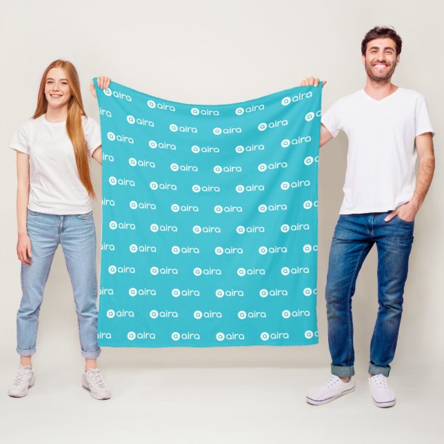 Couverture Polaire Logo d'Aira (En situation)