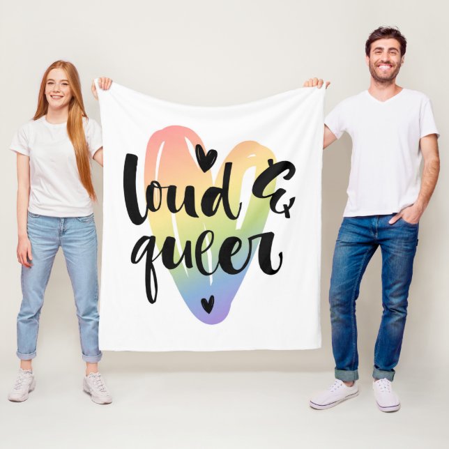 Couverture Polaire Loud & Queer | Coeur aquarelle (En situation)