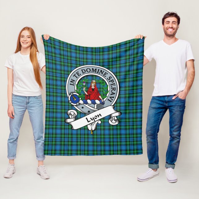 Couverture Polaire Lyon Clan Badge Tartan Plaid (En situation)