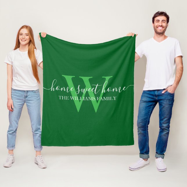 Couverture Polaire maison douce maison, famille vert blanc monogramme (En situation)