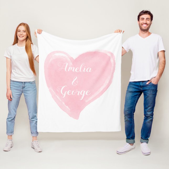 Couverture Polaire Mariage rose personnalisé de coeur d'aquarelle (En situation)