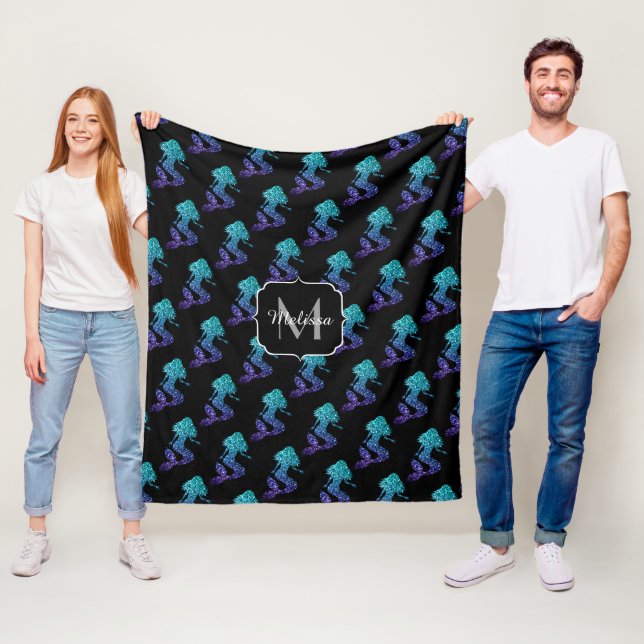 Couverture Polaire Mermaid aqua bleu ombre motif Monogramme (En situation)