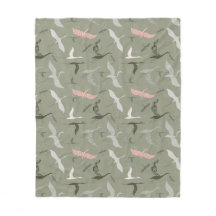 Mignons oiseaux volants sur motif vert sauge