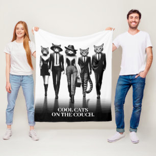 Couverture Polaire Modèles de piste d'Hep Cat marchant sur le trottoi