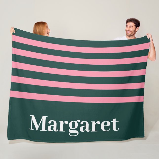Couverture Polaire Modern green & pink  white monogram name (En situation)