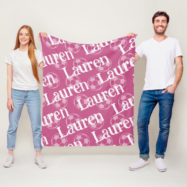 Couverture Polaire Monogramme de soccer rose et blanc (En situation)