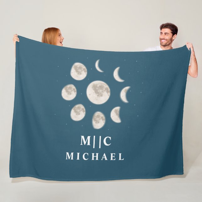 Couverture Polaire monogramme moderne simple personnalisé (En situation)