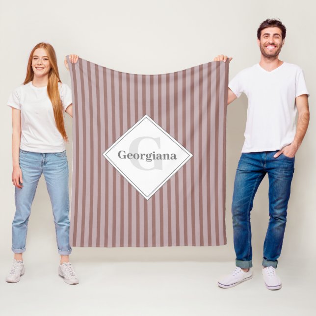 Couverture Polaire Monogramme Neutres Chauds Brown Et Beiges (En situation)