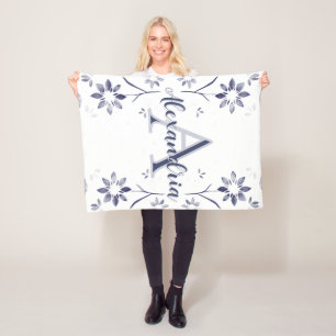 Couverture Polaire Monogramme personnalisé avec nom en fleurs bleues