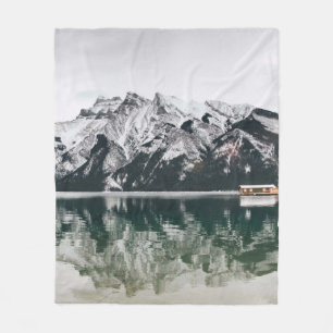 COUVERTURE POLAIRE MONTAGNE COUVERTE DE NEIGE