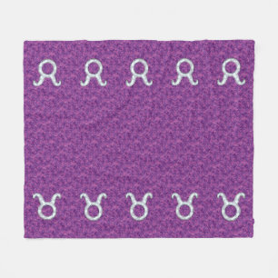 Couverture Polaire Mother of Pearl Like Taurus Symbol on Digital Camo