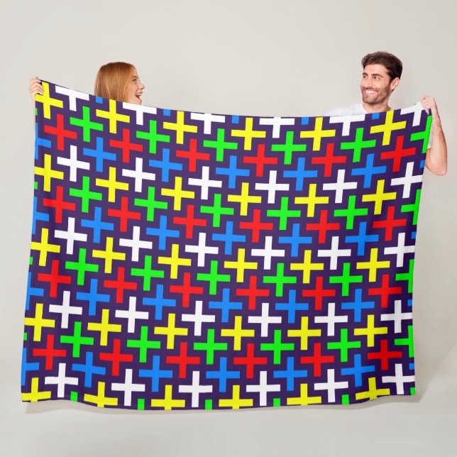 Couverture Polaire Motif de croix colorées (En situation)