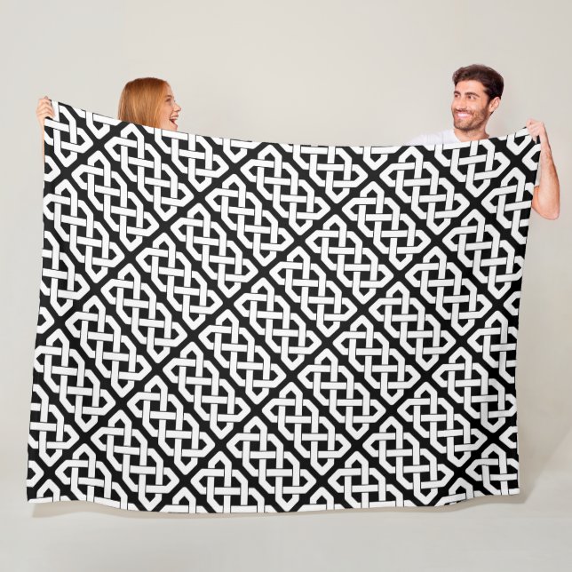 Couverture Polaire Motif de noeud celtique noir et blanc élégant (En situation)