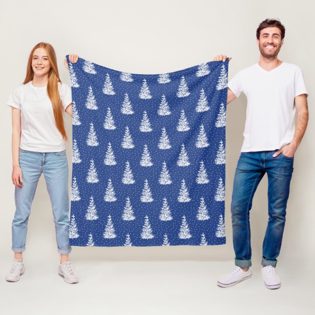 Couverture Polaire Motif Indigo couvert d'arbre couvert de neige dess (En situation)