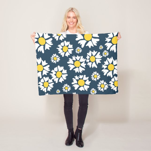Couverture Polaire Motif marguerrier, motif floral, marguerites blanc (En situation)