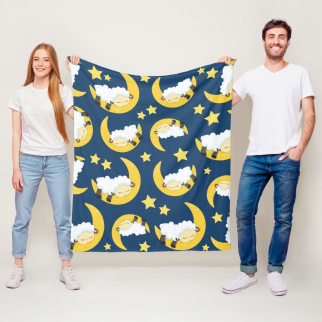 Couverture Polaire Motif mouton, Mouton couché, Lune, Étoiles (En situation)