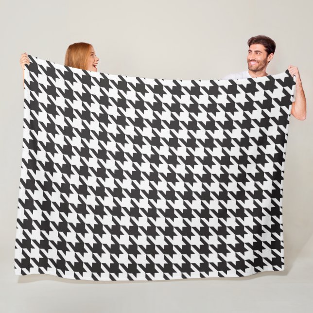 Couverture Polaire Motif noir et blanc Houndstooth (En situation)