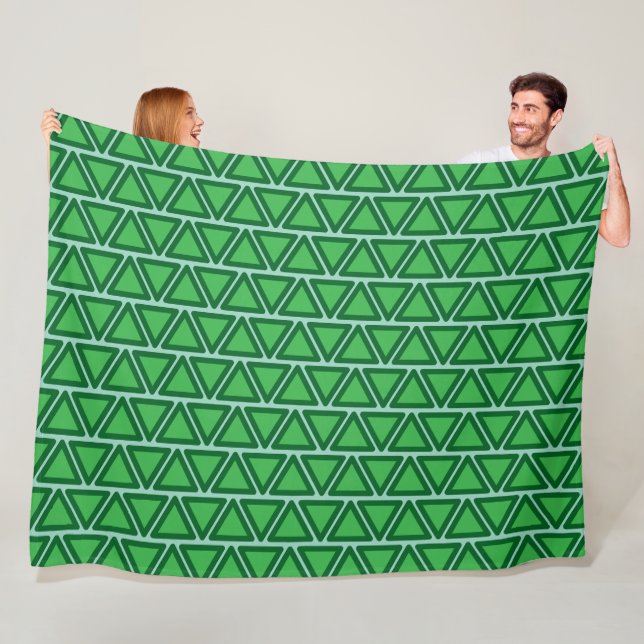 Couverture Polaire Motif triangle vert trois tons Abstrait (En situation)