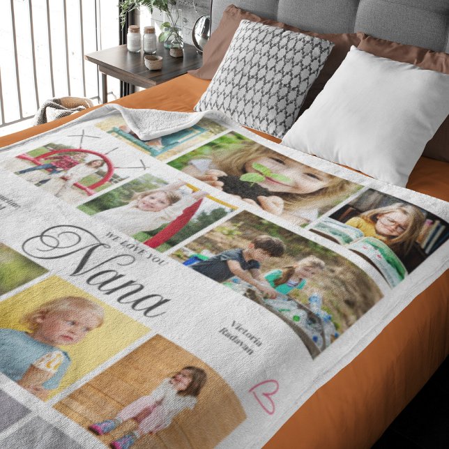 Couverture Polaire Nana We Love You Personalized Hearts (Nana large fleece blanket with personalized photos and text.)