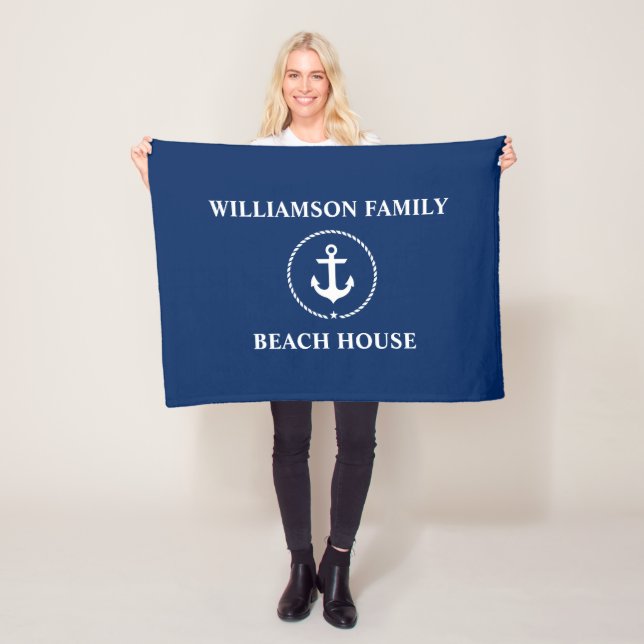 Couverture Polaire Nautical Beach House Nom de famille Marine Blue (En situation)