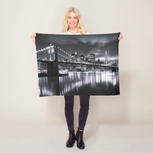 Couverture Polaire New York Skyline Pont de Brooklyn Monochrome Nuit