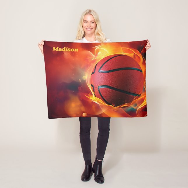Couverture Polaire Nom personnalisé Flaming Basketball (En situation)