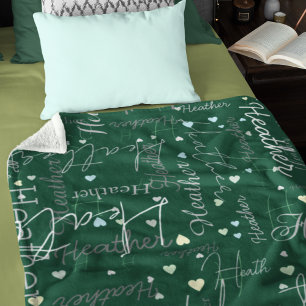 Couverture Polaire Noms Initiales et Coeurs répliqués le long du vert