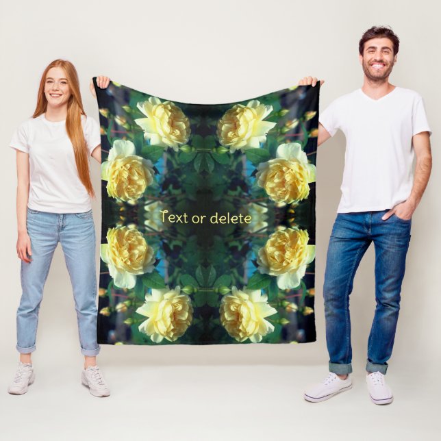Couverture Polaire Paire de fleurs de rose jaune Abstraite personnali (En situation)