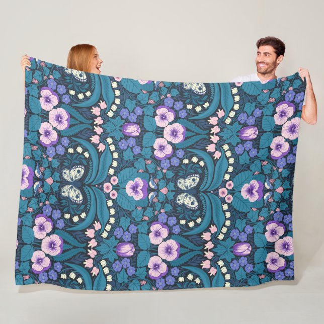 Couverture Polaire Pansies, oiseaux et papillons (En situation)