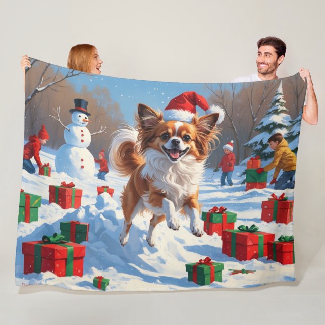 Couverture Polaire Papillon Chien courant dans la neige avec Casquett (En situation)