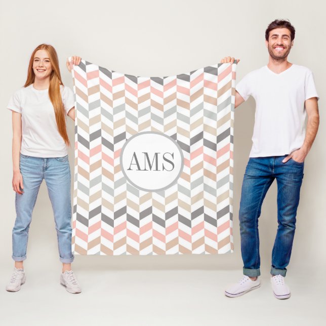 Couverture Polaire Pastel Herringbone Monogramme personnalisé (En situation)