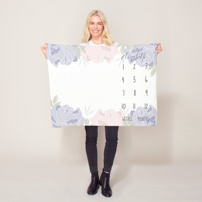 Couverture Polaire Pastel Pink & Purple Peonies Floral Baby Milestone (En situation)