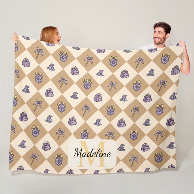 Couverture Polaire Personalized Wizard School Gold Monogram Name (En situation)